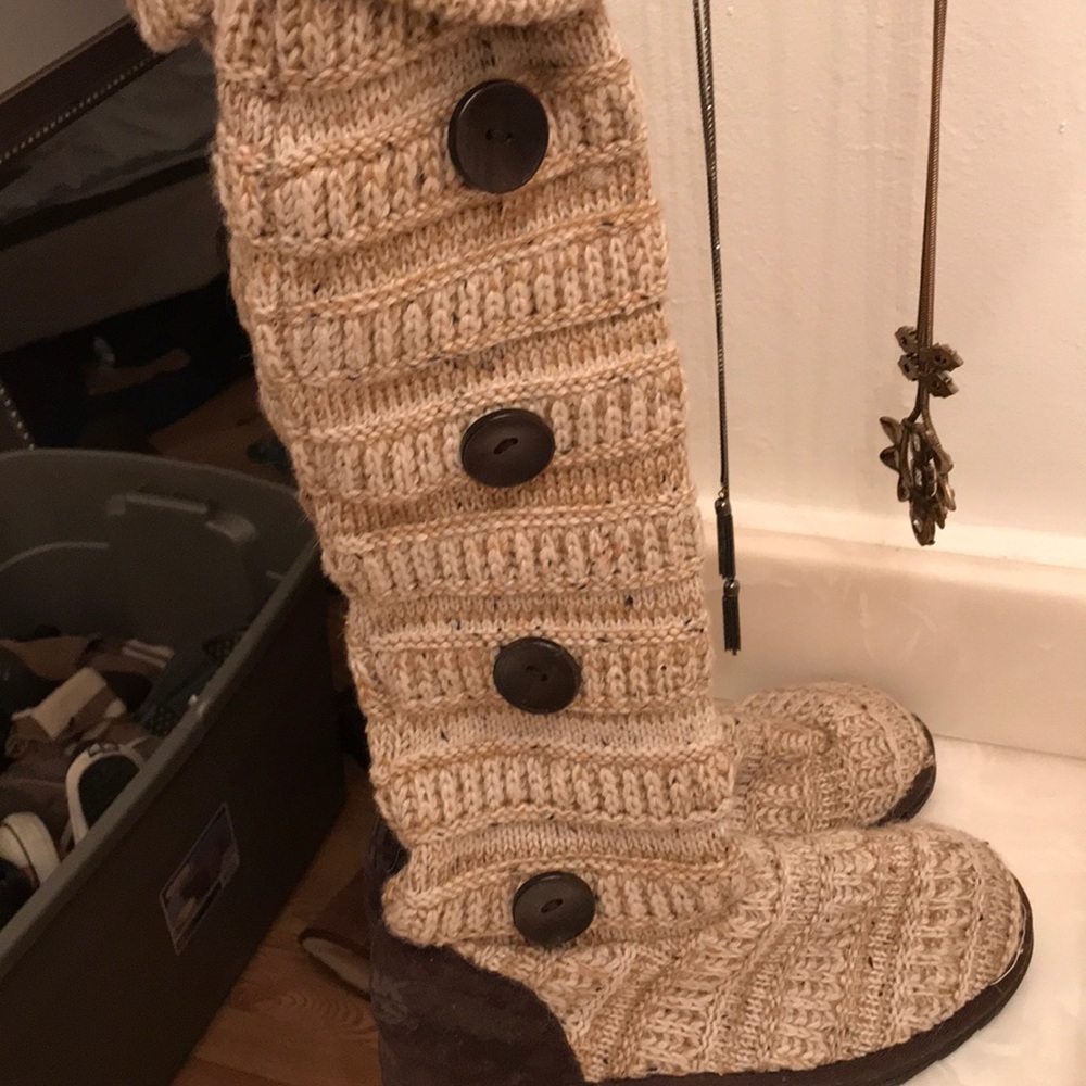 Knit boots
